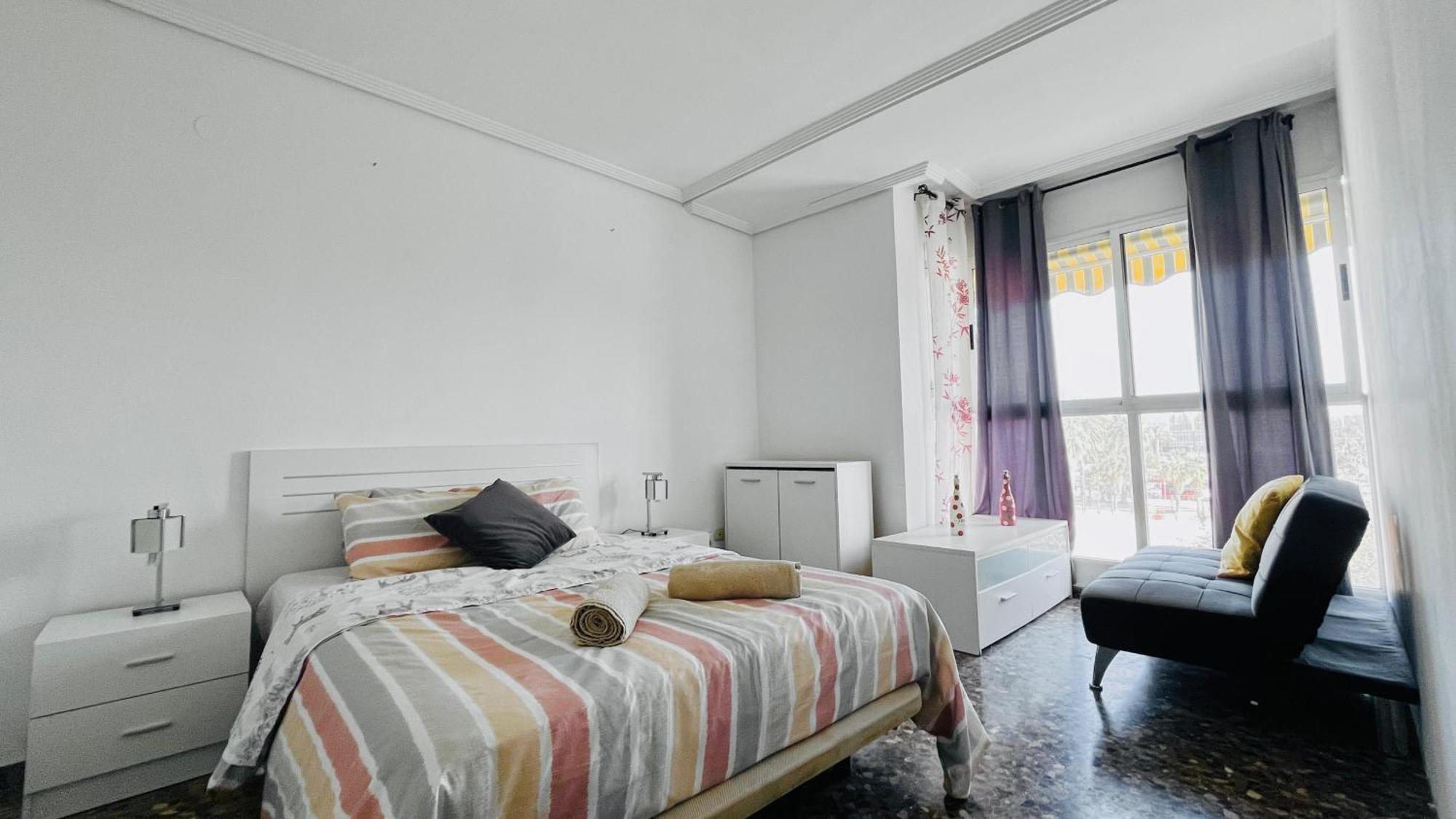 Апартаменти Apartamento Compartido Con Vista Al Puerto Валенсія Екстер'єр фото