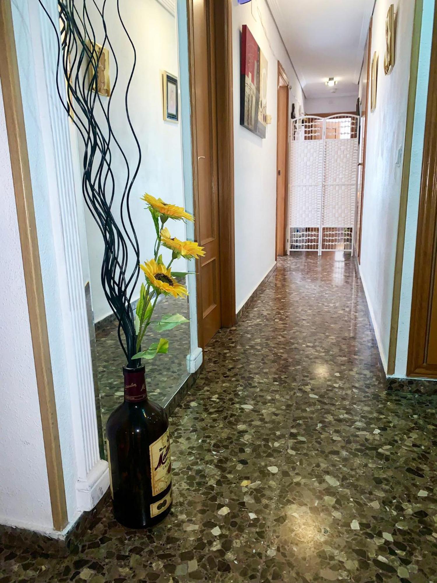 Апартаменти Apartamento Compartido Con Vista Al Puerto Валенсія Екстер'єр фото
